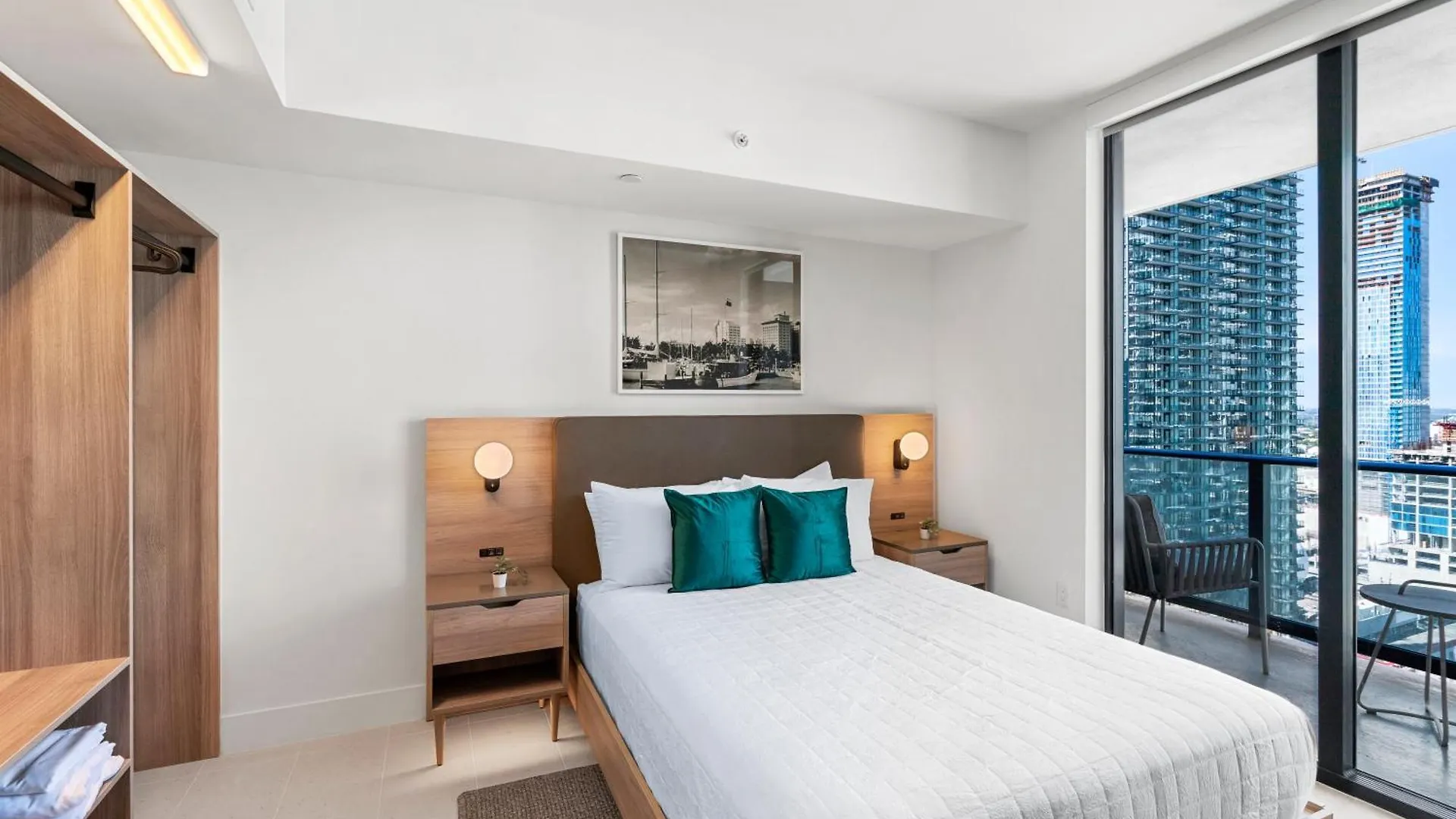 New 26th Floor Amazing View 2br-2ba