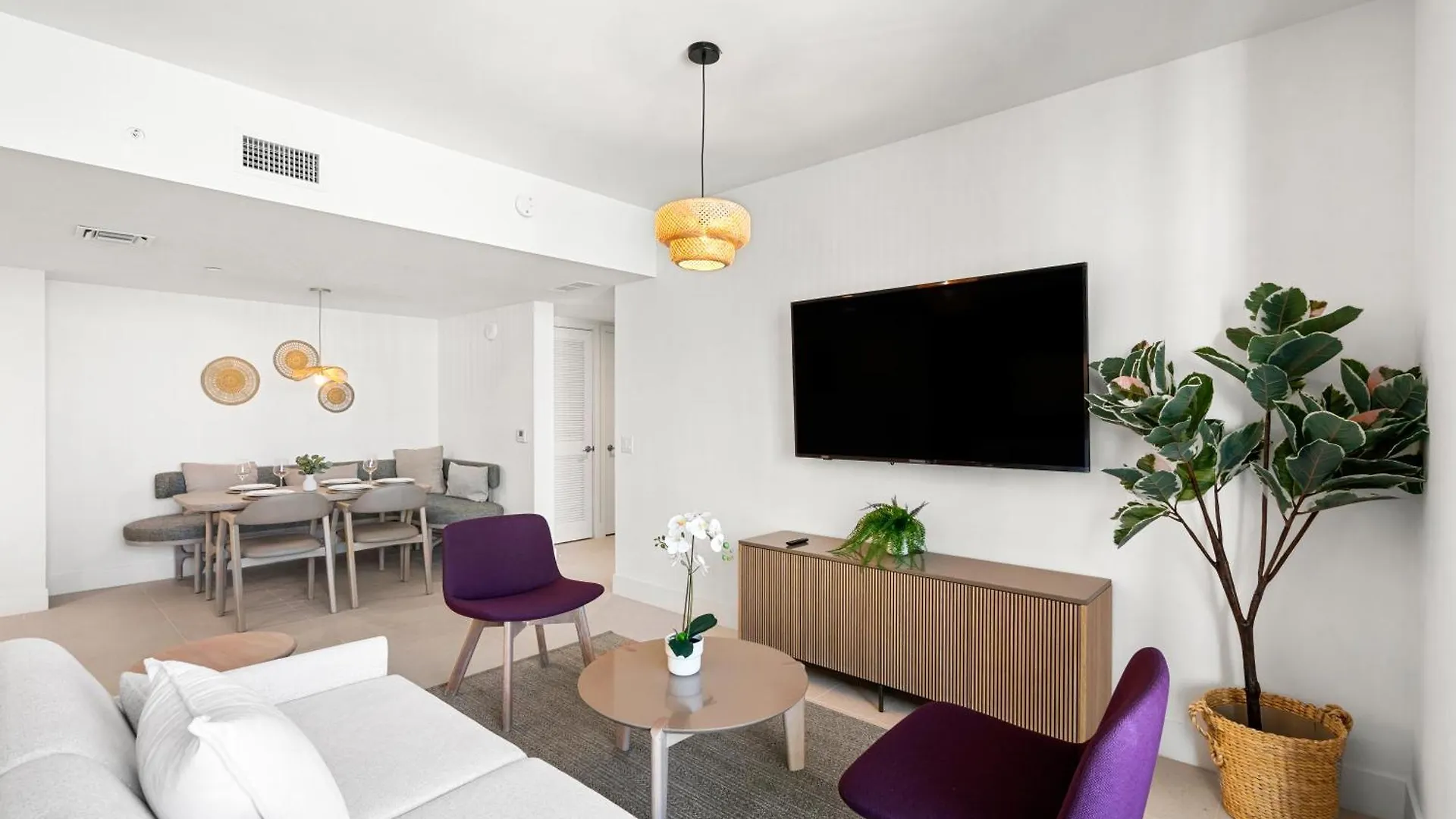 New 26th Floor Amazing View 2br-2ba Miami