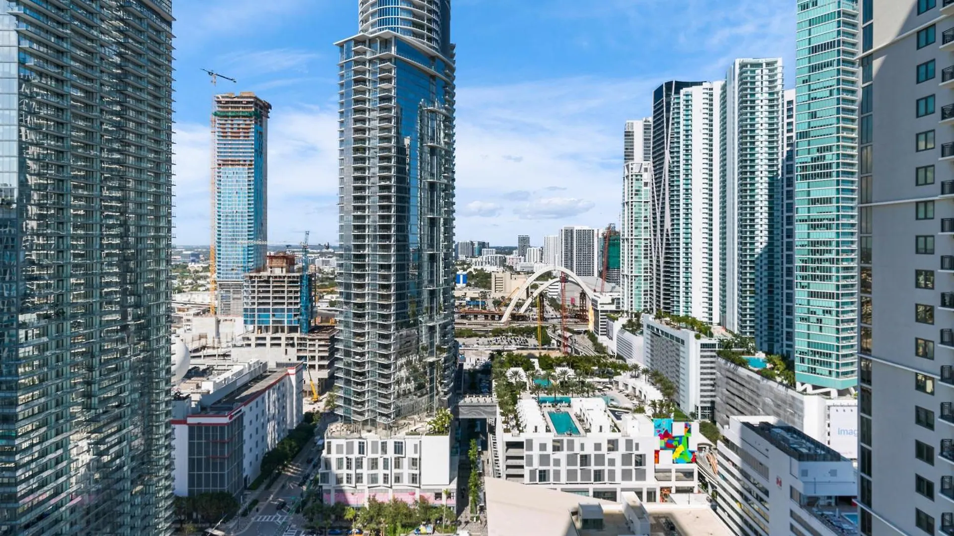 New 26th Floor Amazing View 2br-2ba Miami