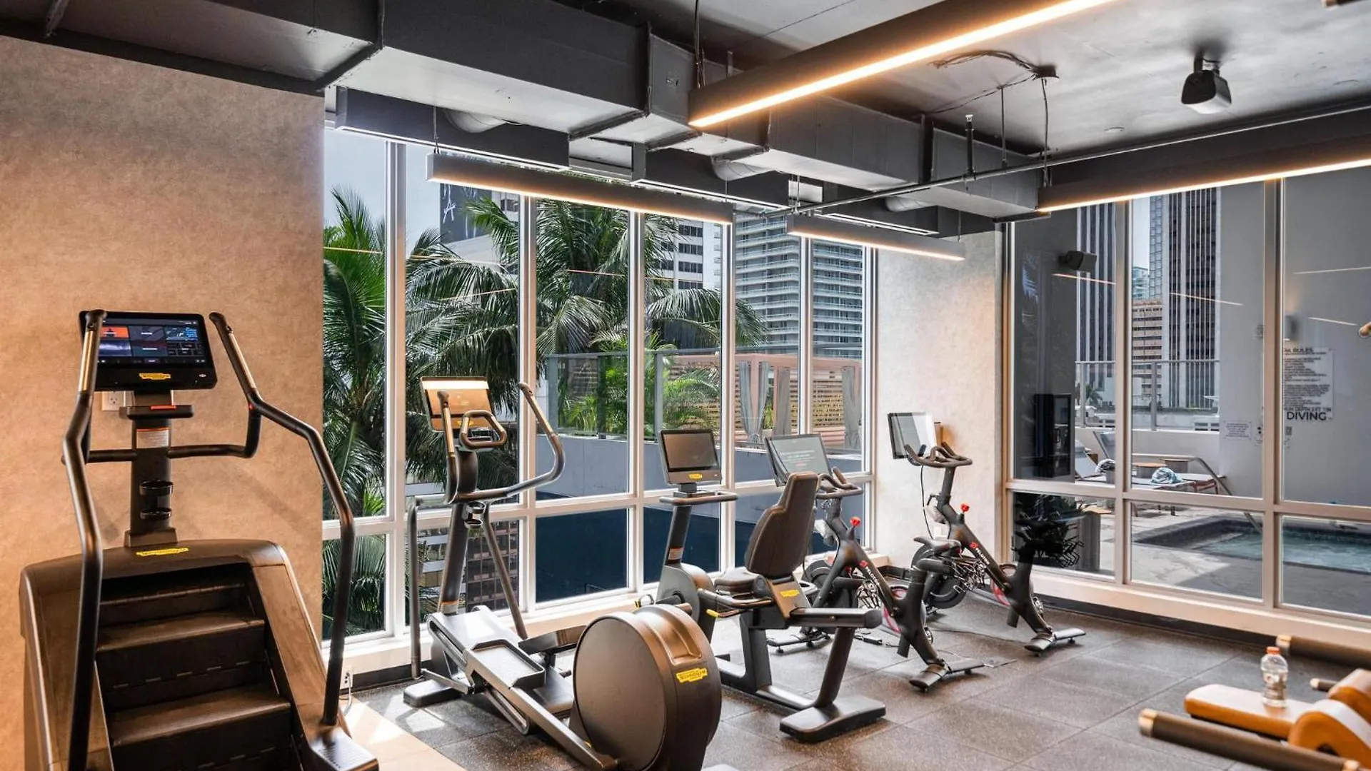 Rare Corner Unit Private Terrace & Sunset Views * Miami