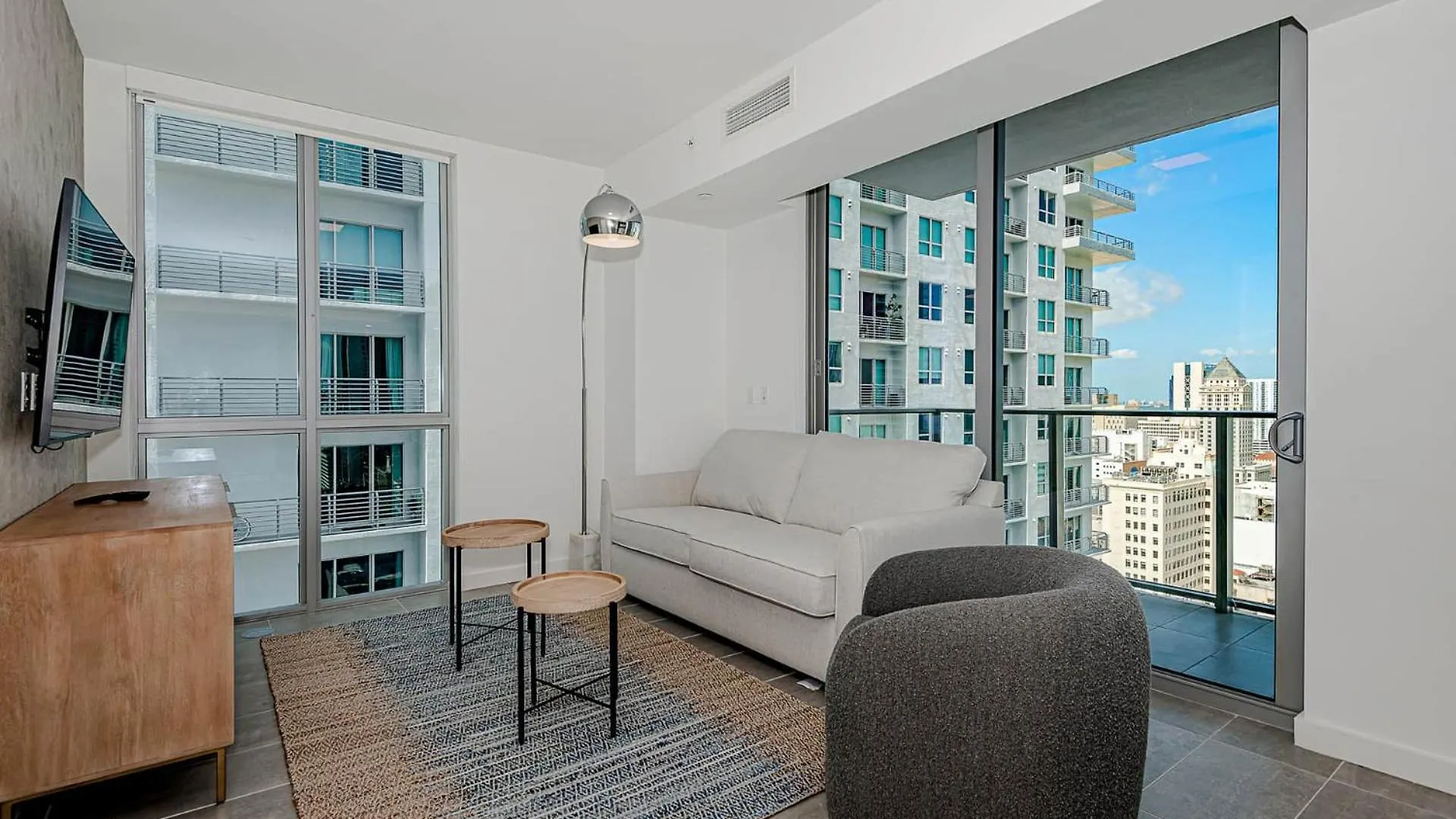 Rare Corner Unit Private Terrace & Sunset Views *