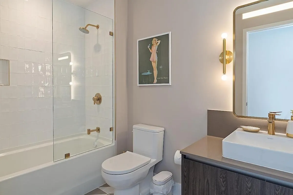 Lux 3bd Penthouse Line, Water And View
