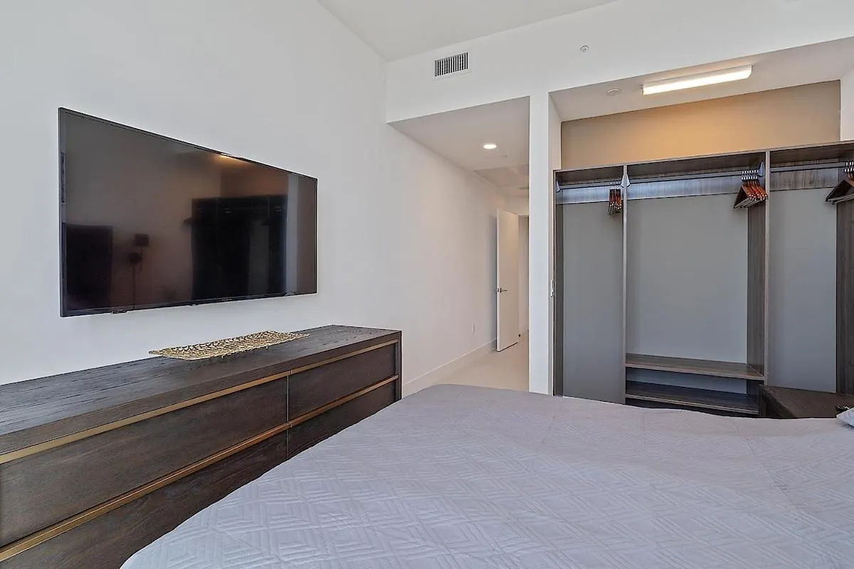 Lux 3bd Penthouse Line, Water And View * Miami