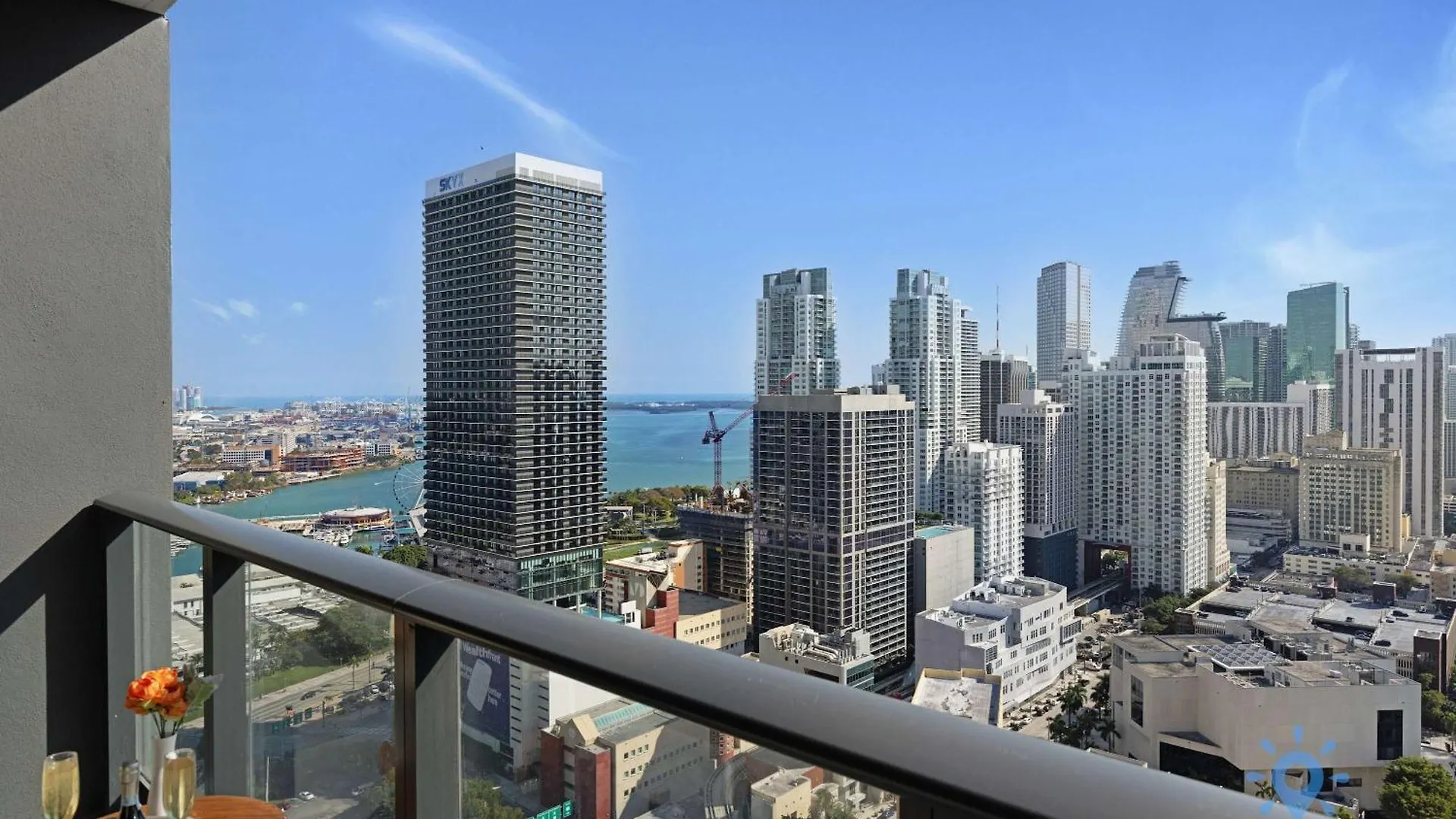 Apartment Oasis With Gym & Pool Miami