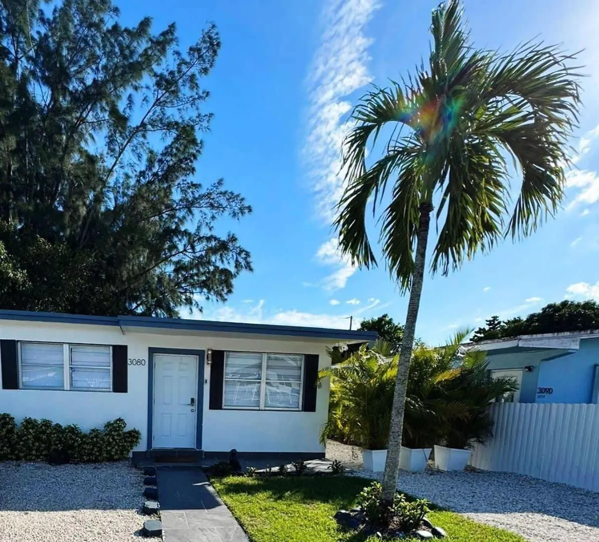 Oasis Near International * Miami