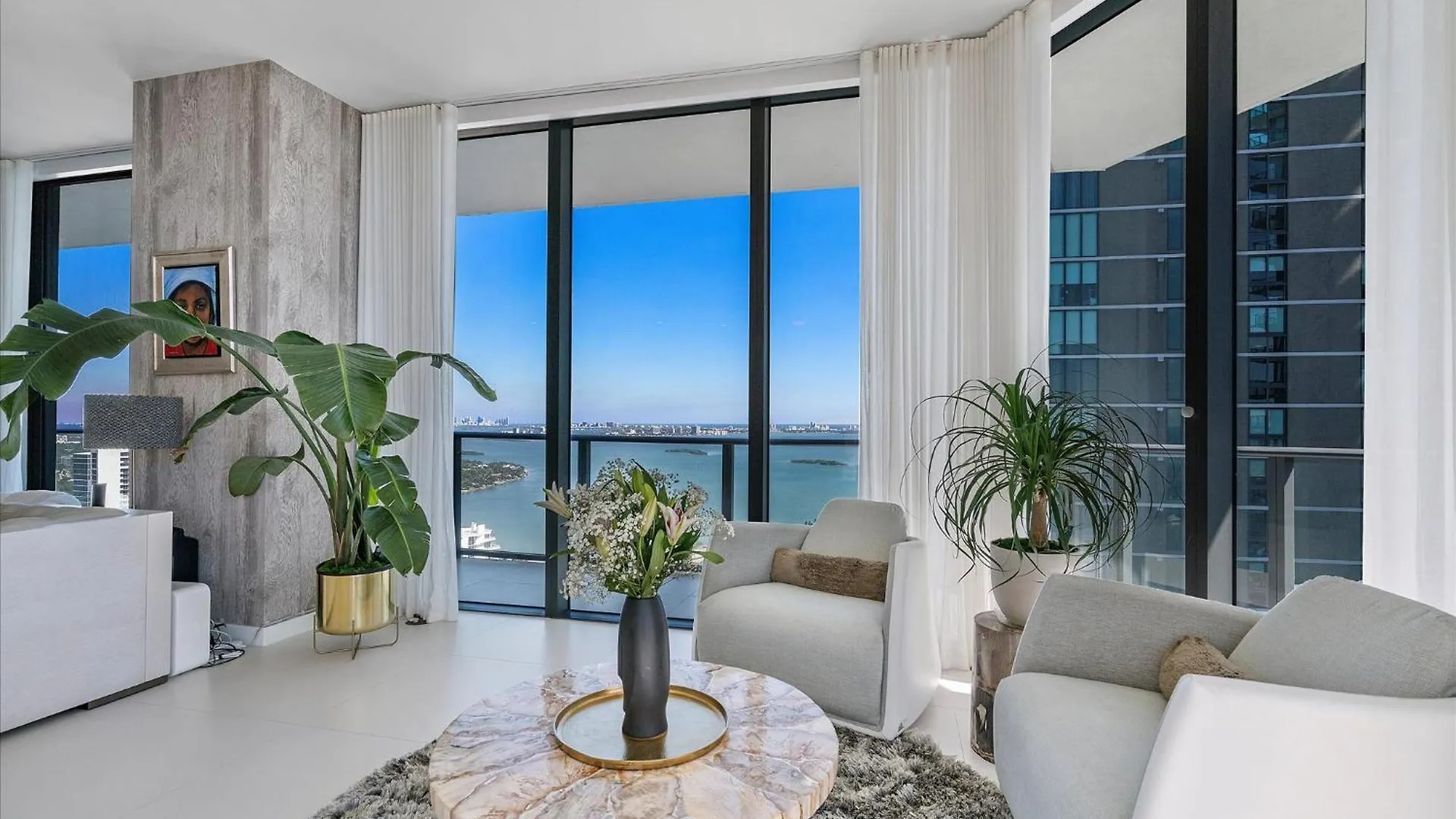 Posh Ocean View Penthouse - Heated Pool, Gym, Office! 10mins Apartamento Miami