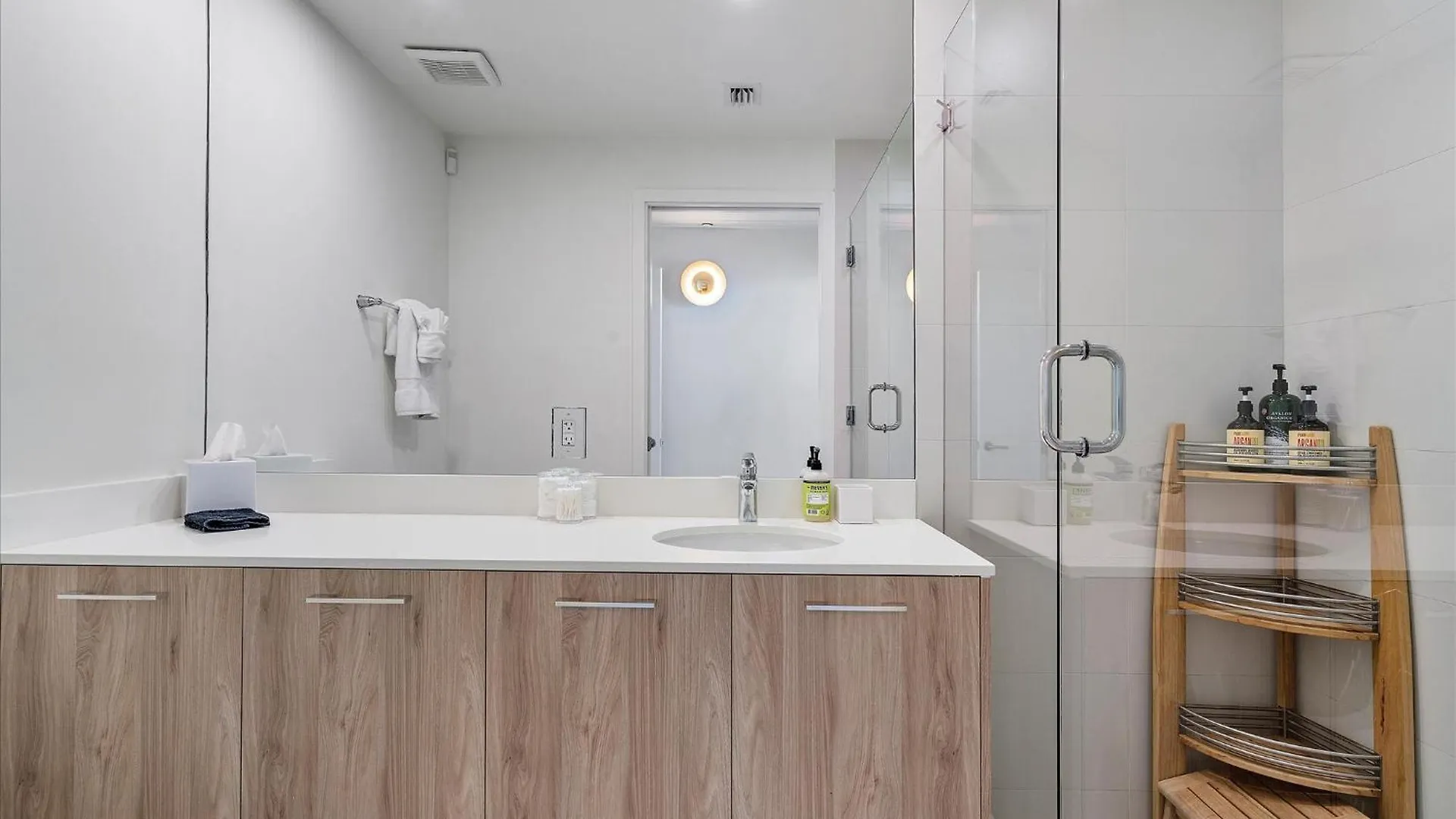 Posh Ocean View Penthouse - Heated Pool, Gym, Office! 10mins Apartamento Miami
