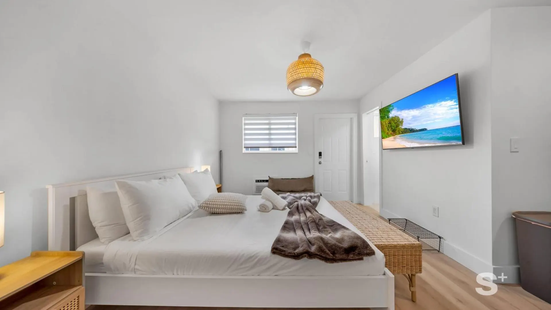 Apartment Chic With A Modern Touch Living *