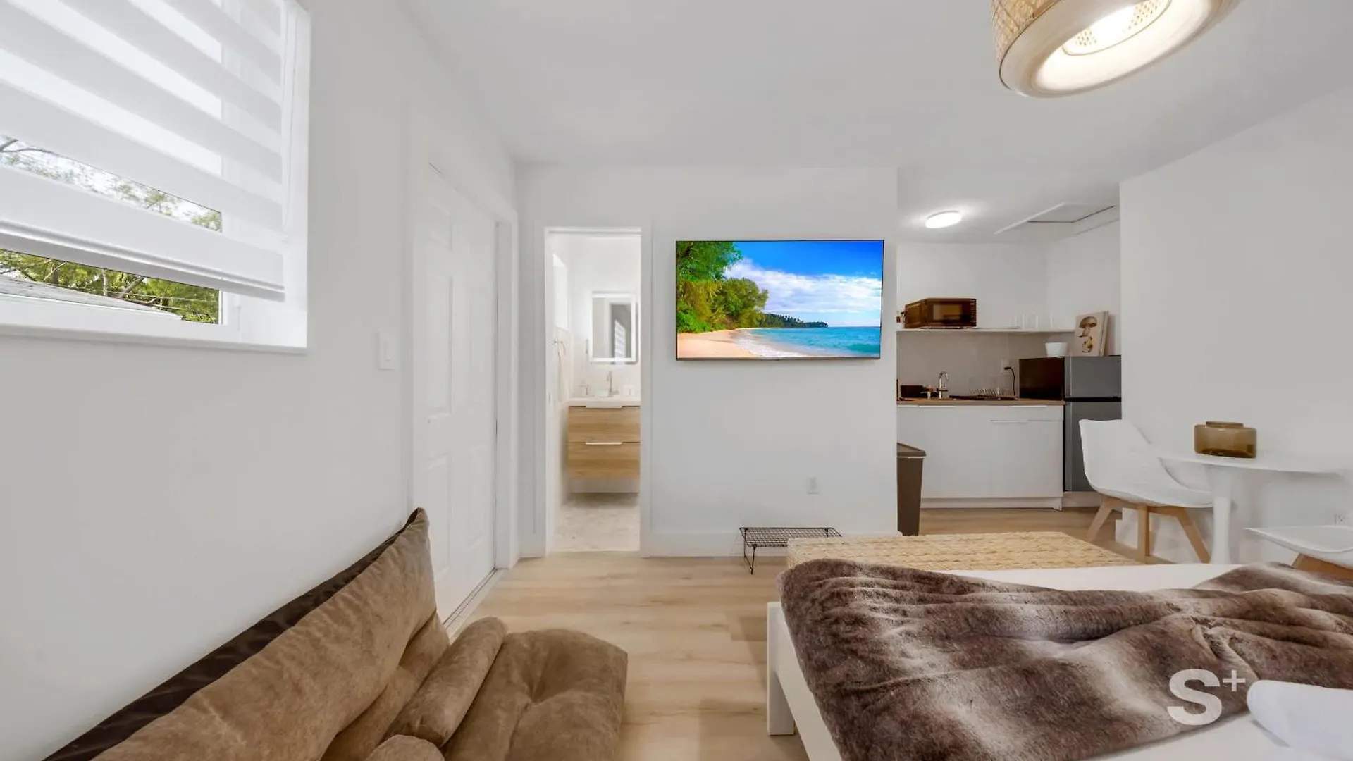 Chic With A Modern Touch Living Apartment Miami