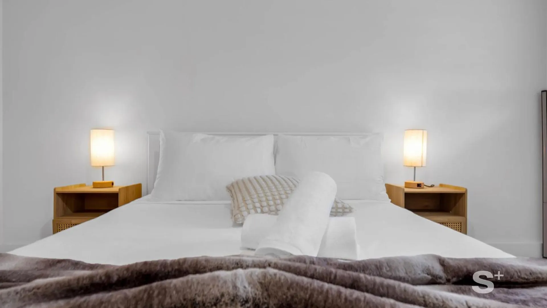 Chic With A Modern Touch Living * Miami