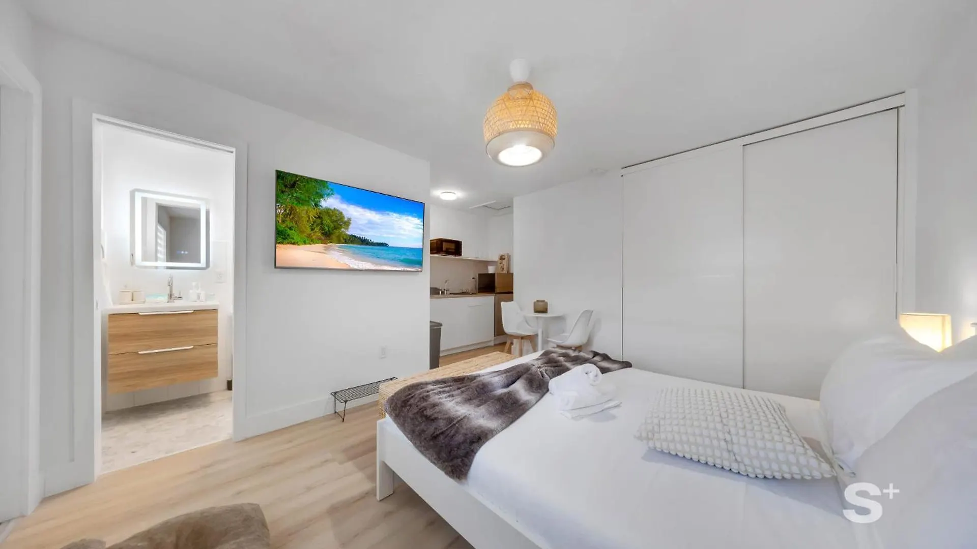 Apartment Chic With A Modern Touch Living