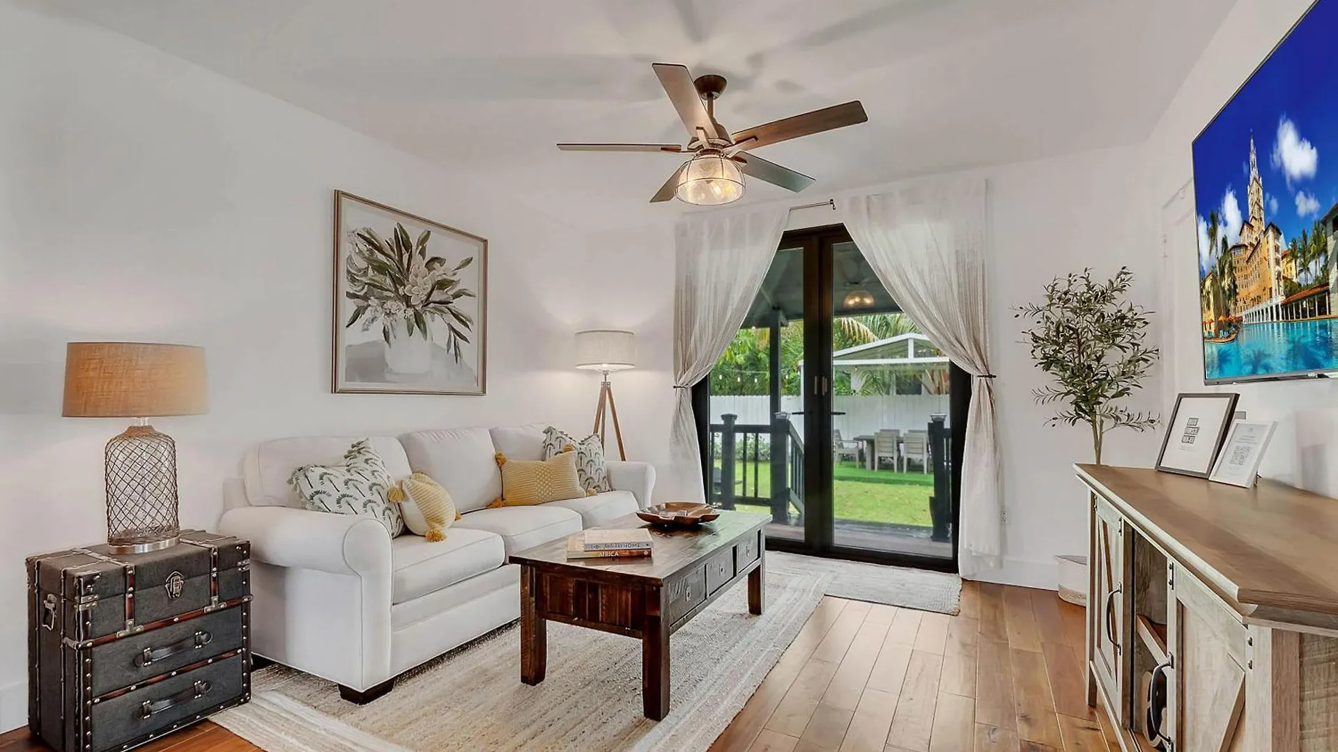 Casa Del Sol Gated 2bds1ba Wparking Holiday home Miami