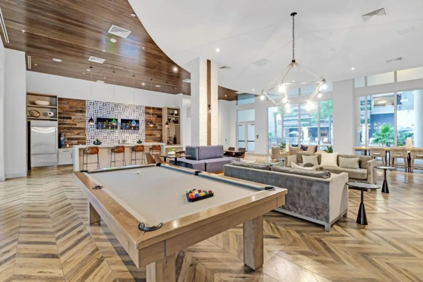 Trendy One Bedroom Getaway Steps From Biscayne Apartment