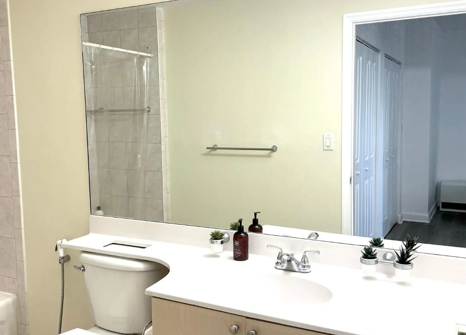 Private Bedroom In - Coral Gables 601 Homestay *