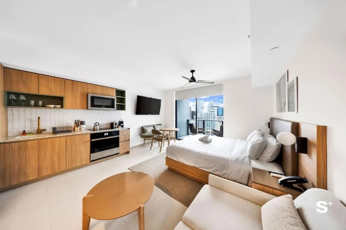 דירה Modern In Downtown With Stunning Views *