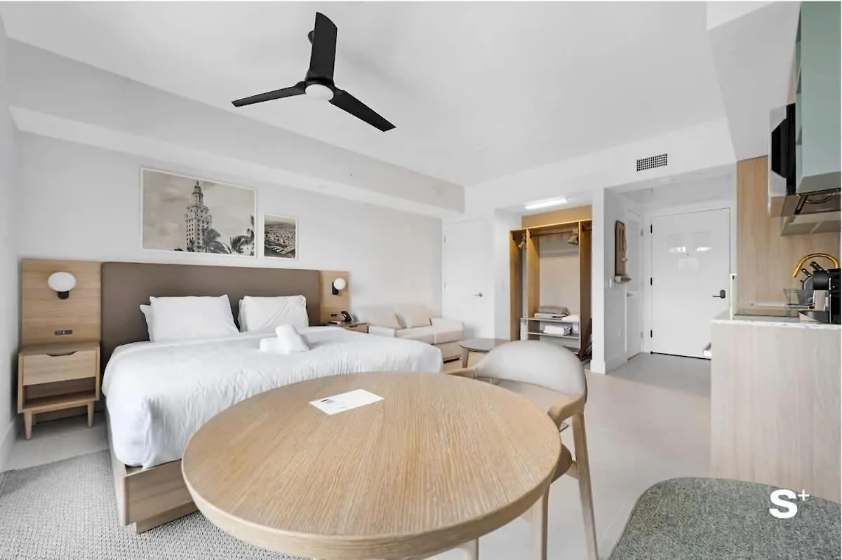 Modern In Downtown With Stunning Views Apartment