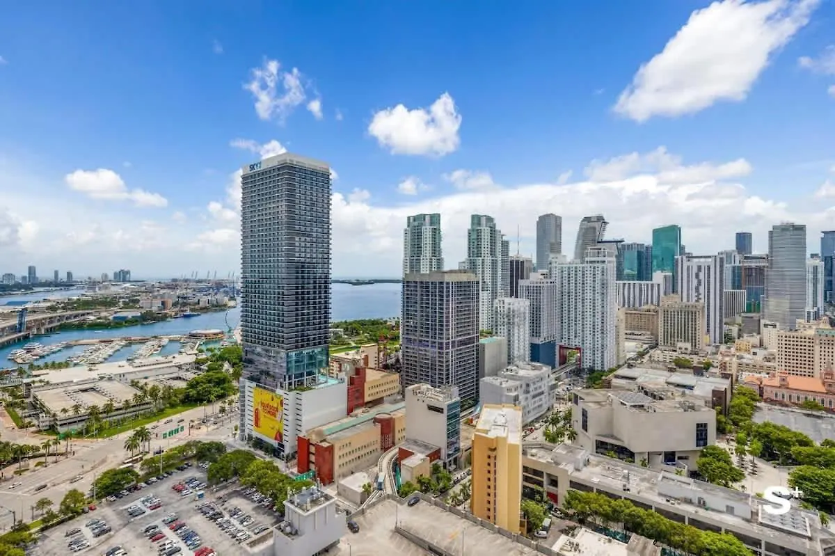 Modern In Downtown With Stunning Views Apartment