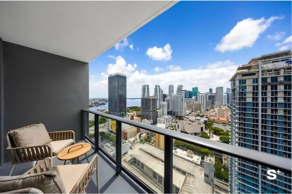 Modern In Downtown With Stunning Views דירה *