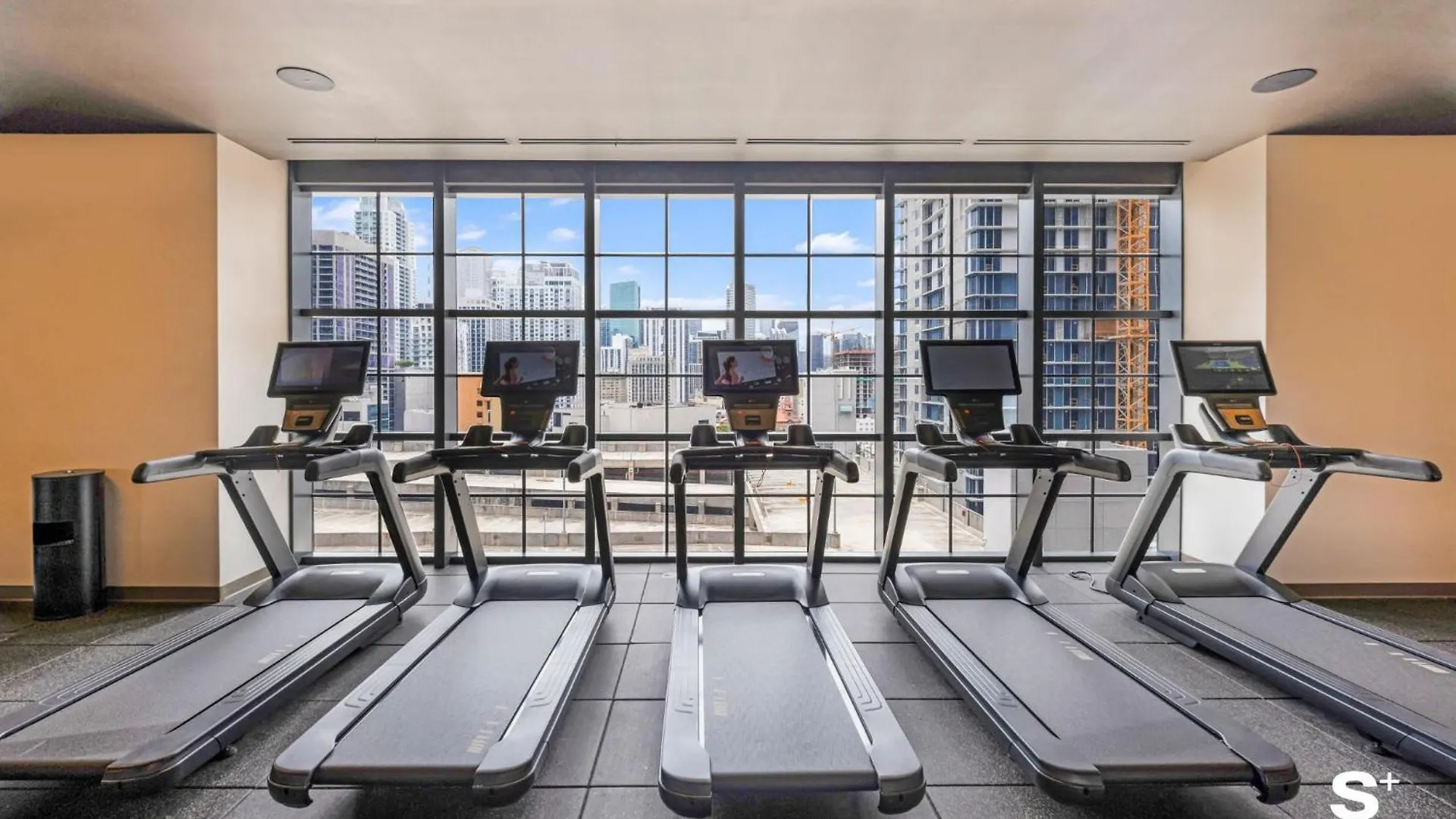 Modern In Downtown With Stunning Views Miami