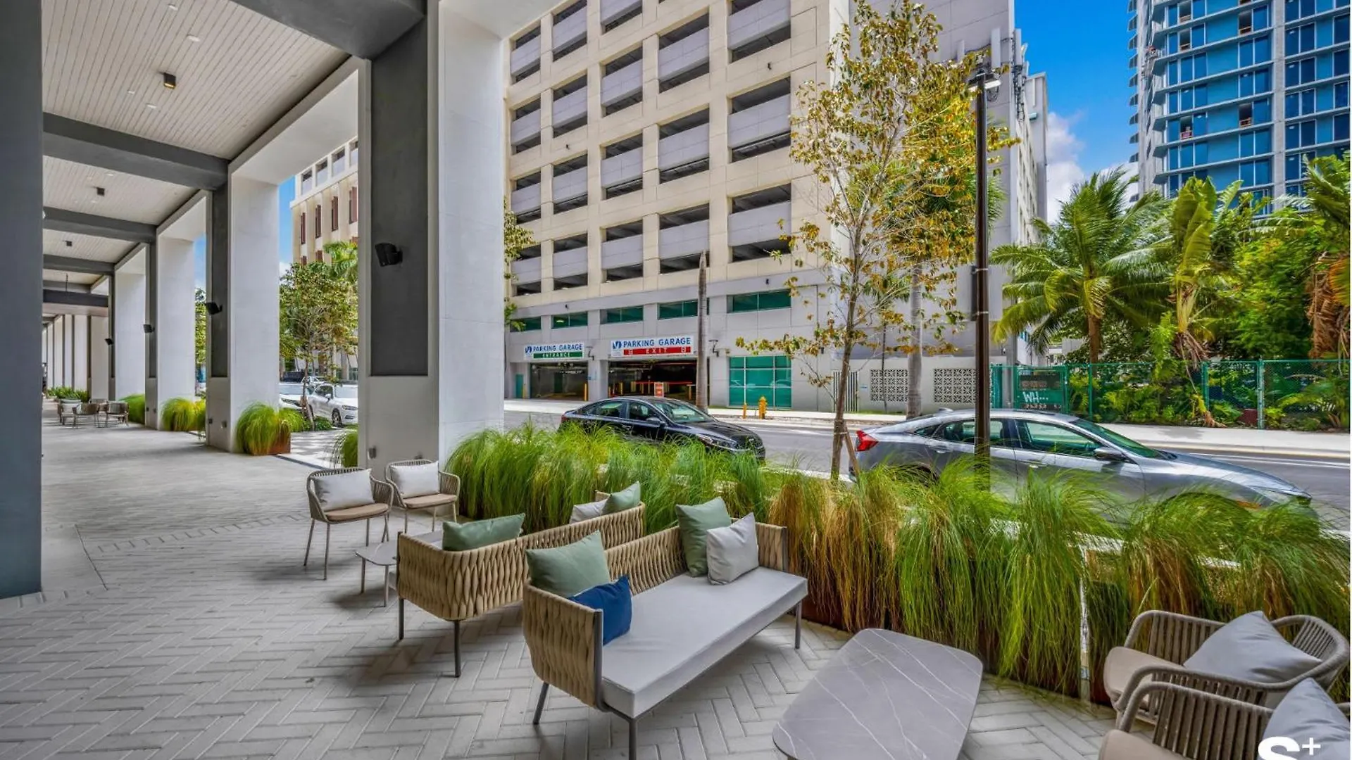 Modern In Downtown With Stunning Views Miami