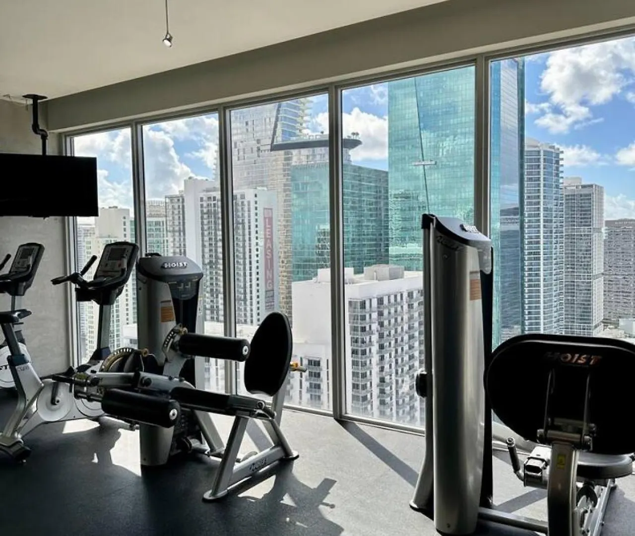 Luxury Penthouse Loft Rooftop Pool Free Parking