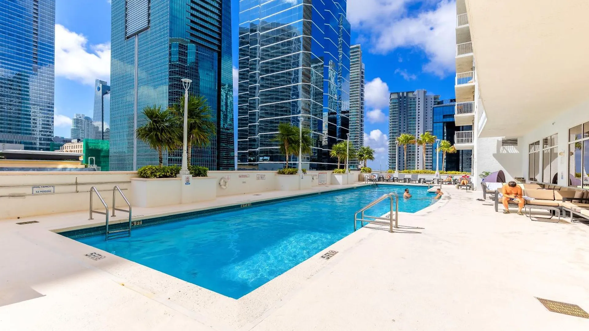 Apartment Upscale Brickell 3 Bedroom With Water Views And Free Parking *