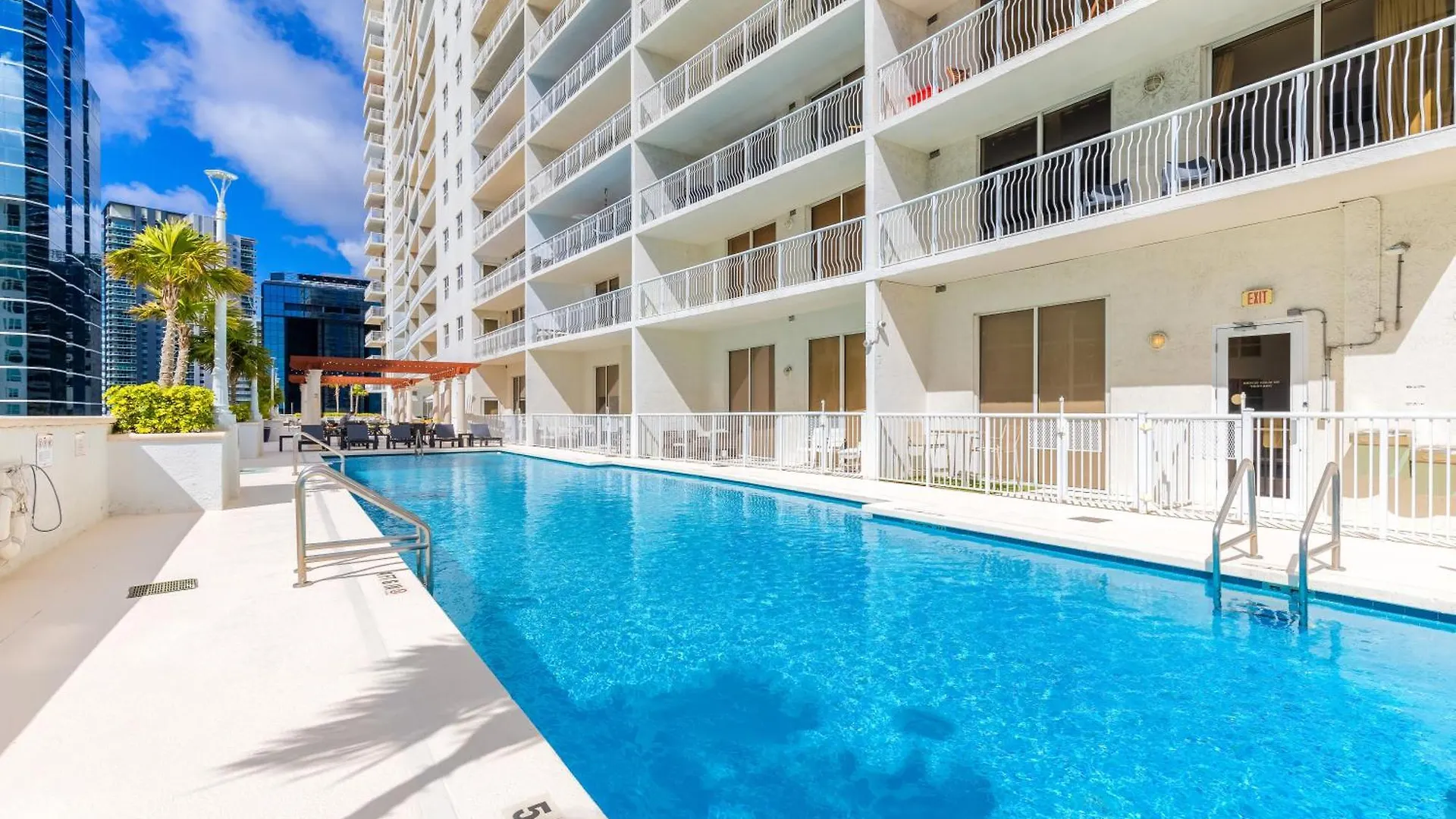 Upscale Brickell 3 Bedroom With Water Views And Free Parking Apartment *