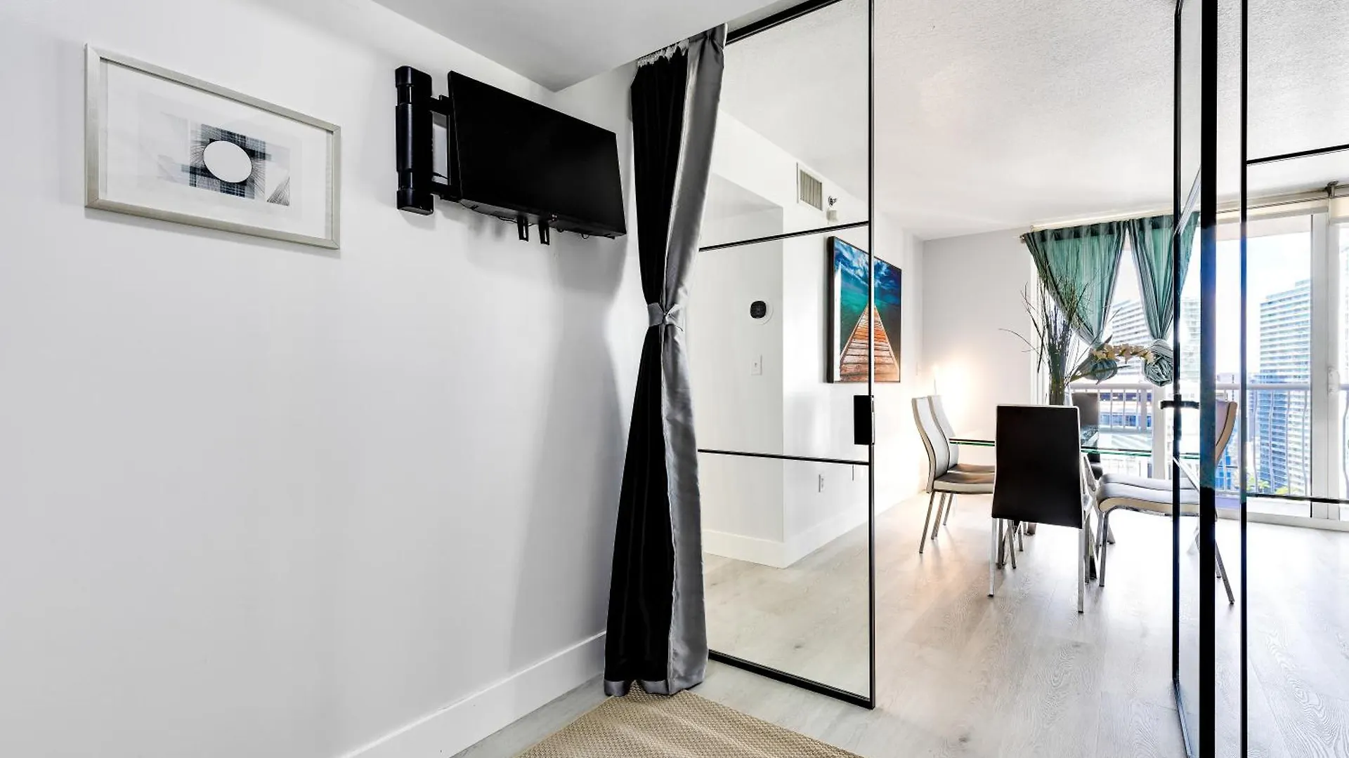 Apartment Upscale Brickell 3 Bedroom With Water Views And Free Parking