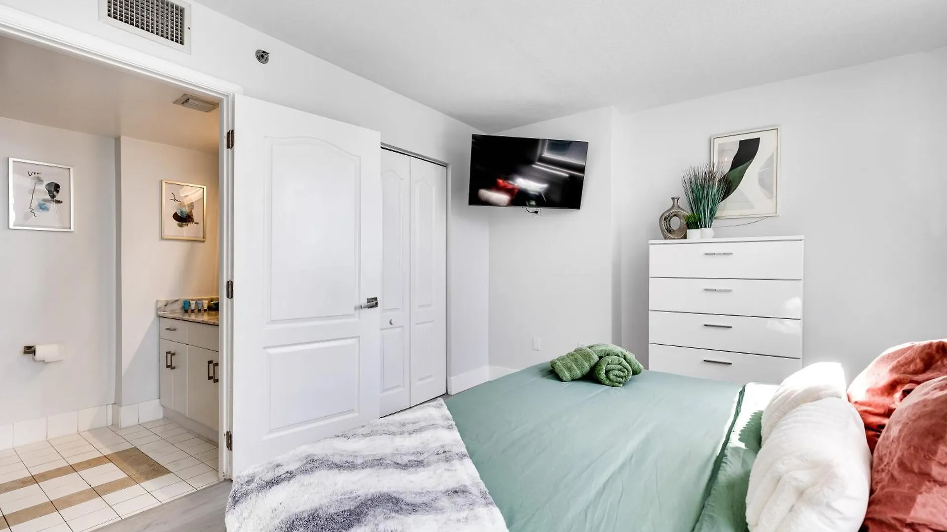 Upscale Brickell 3 Bedroom With Water Views And Free Parking * Miami
