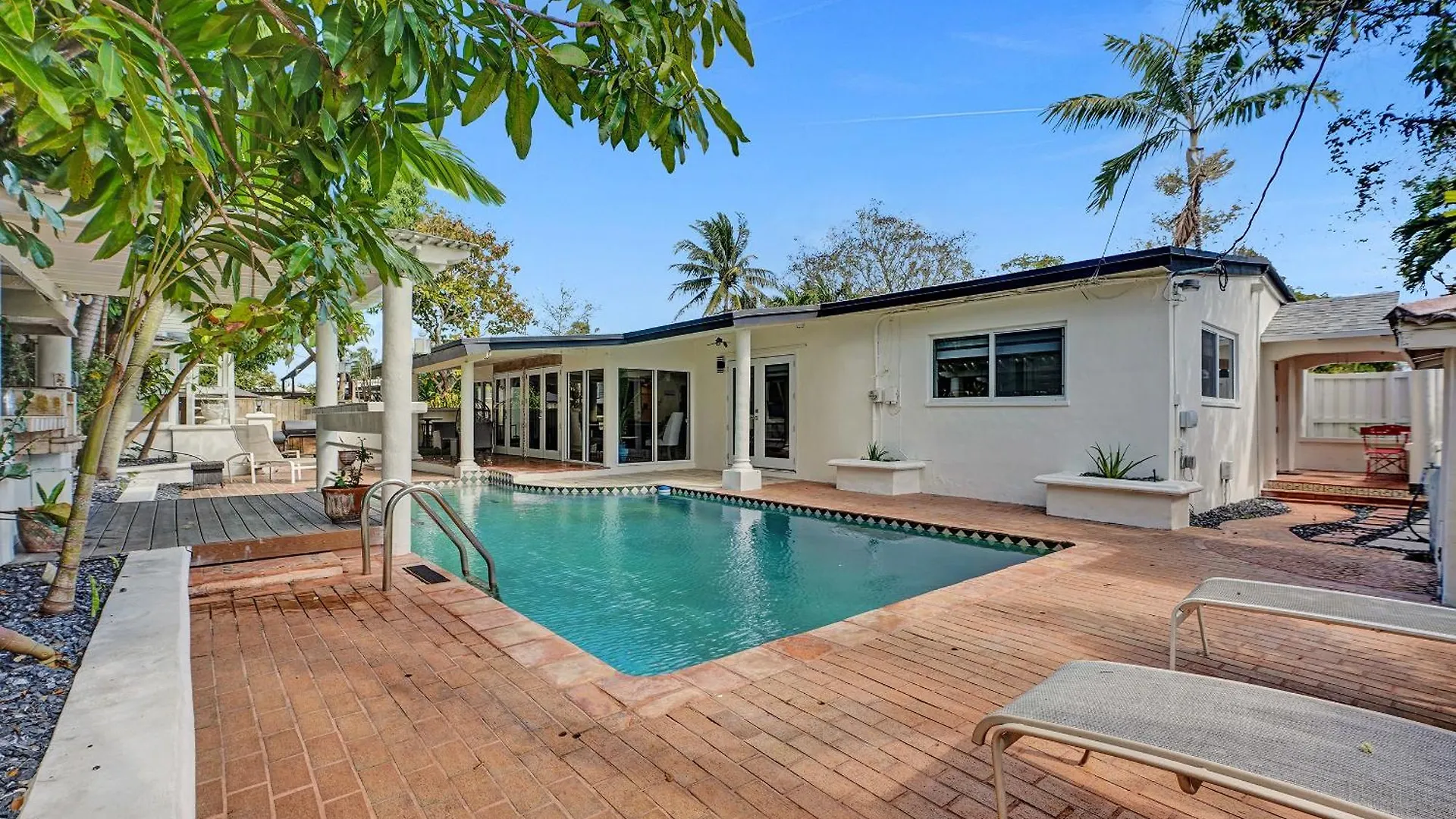 Tree Houze Holiday home *