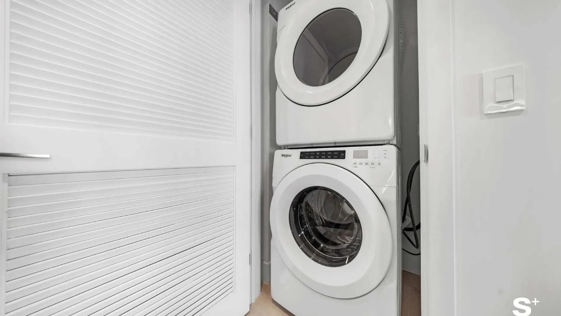 Skyline Retreat Chic 1-br With Prime Access Διαμέρισμα