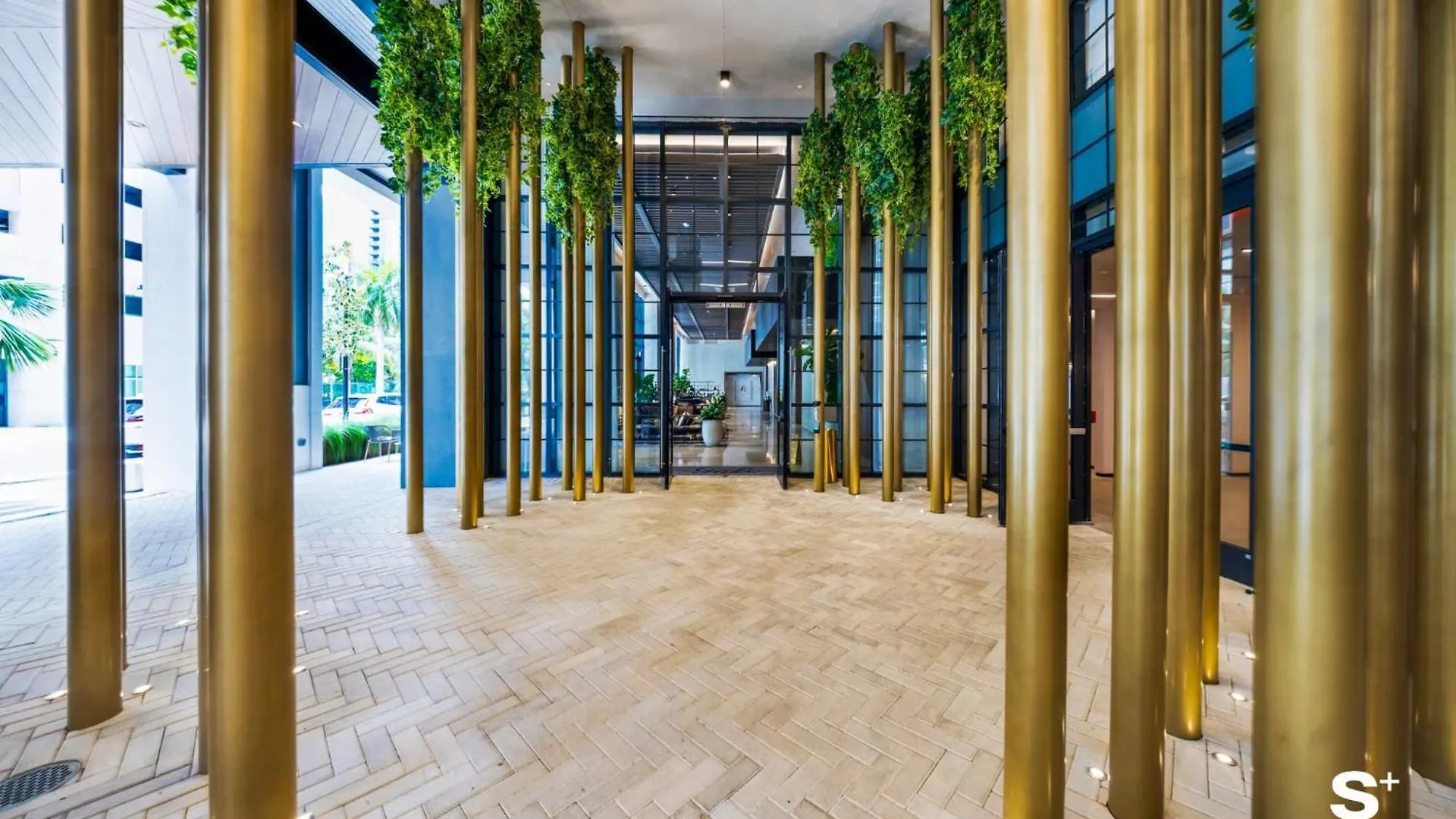 Skyline Retreat Chic 1-br With Prime Access Miami