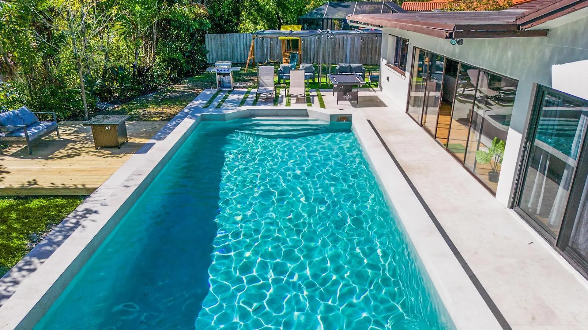 Sunny Days Escape Miami, Pool, 18min To Airport L72 Holiday home