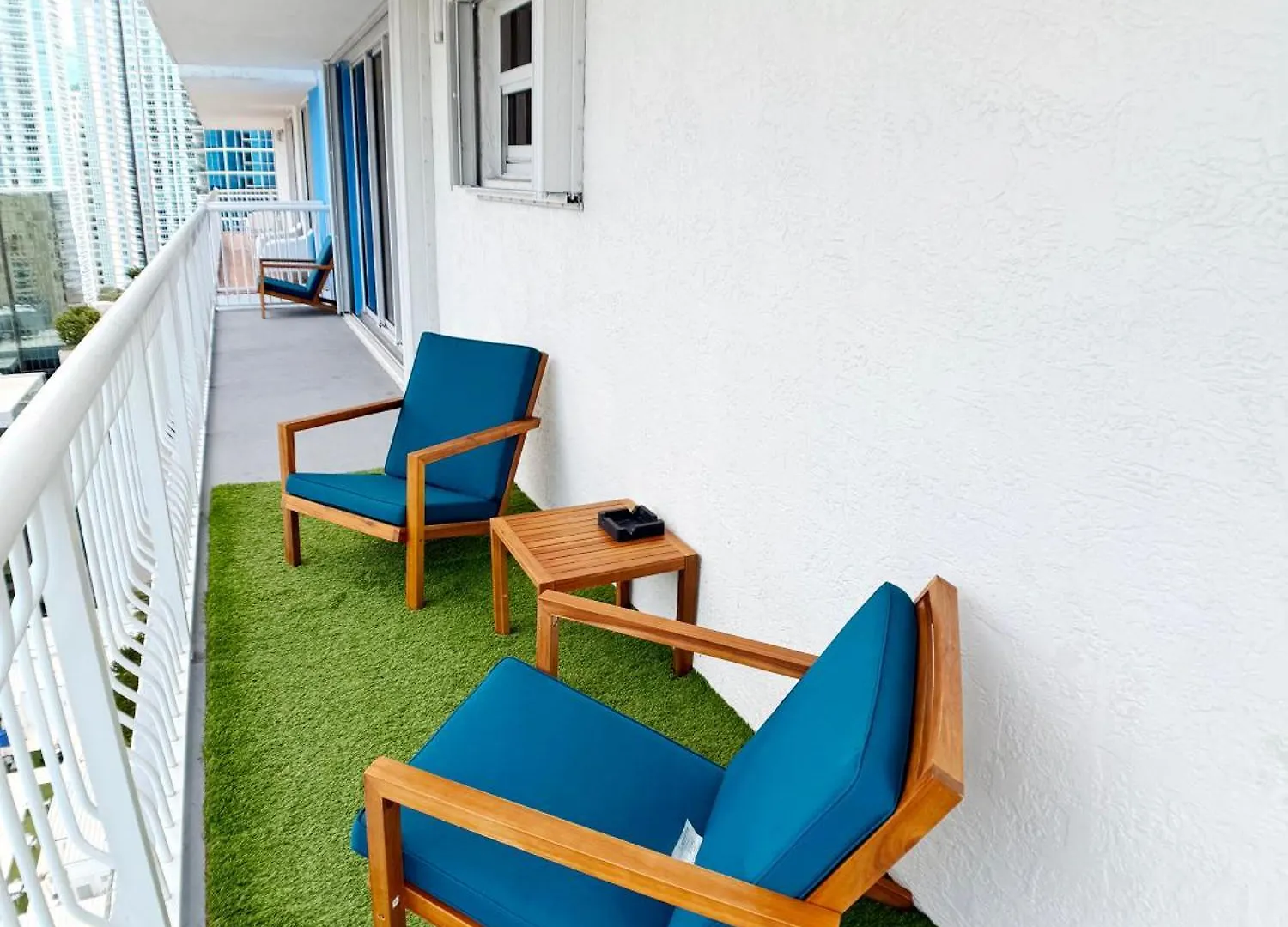 Upscale Brickell 3 Bedroom With Water Views And Free Parking *