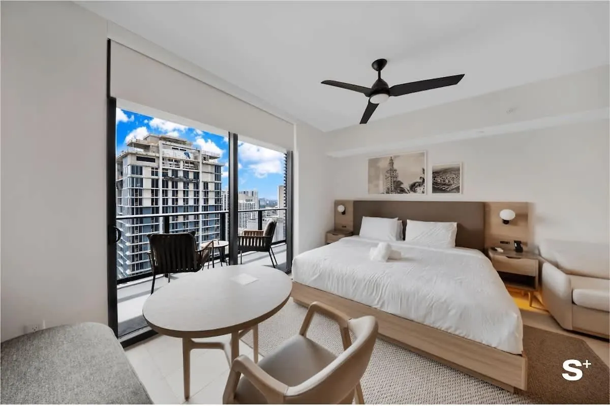 Escape Stylish In The Heart Of Dtw Apartmán