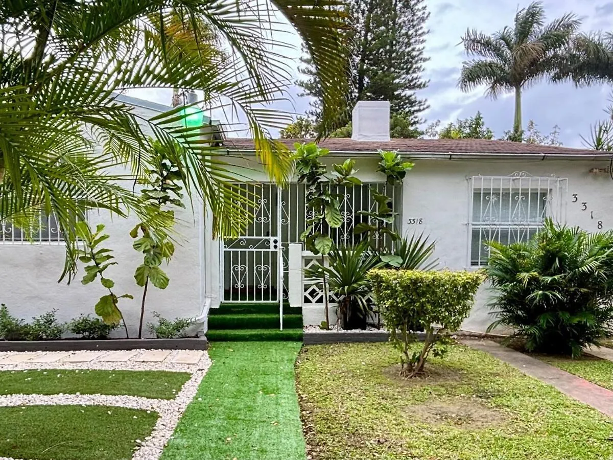 Escape, 3br, Parking, 15 Min To Airport! Holiday home *