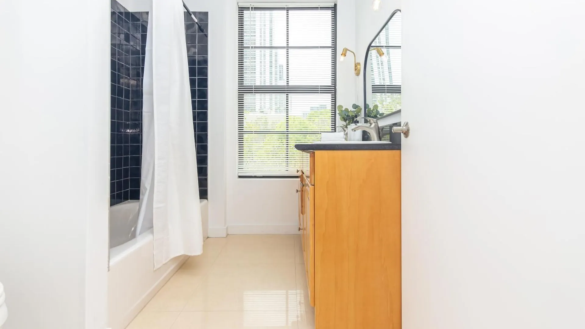 2-bdrm -heart Wynwood & Edgewater- 206 アパート