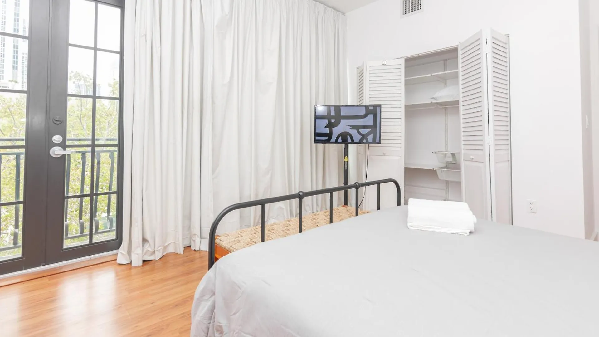 2-bdrm -heart Wynwood & Edgewater- 206 *