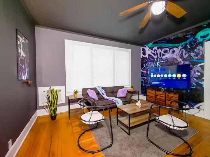 Stylish 2br Escape Edgewater Apartment *