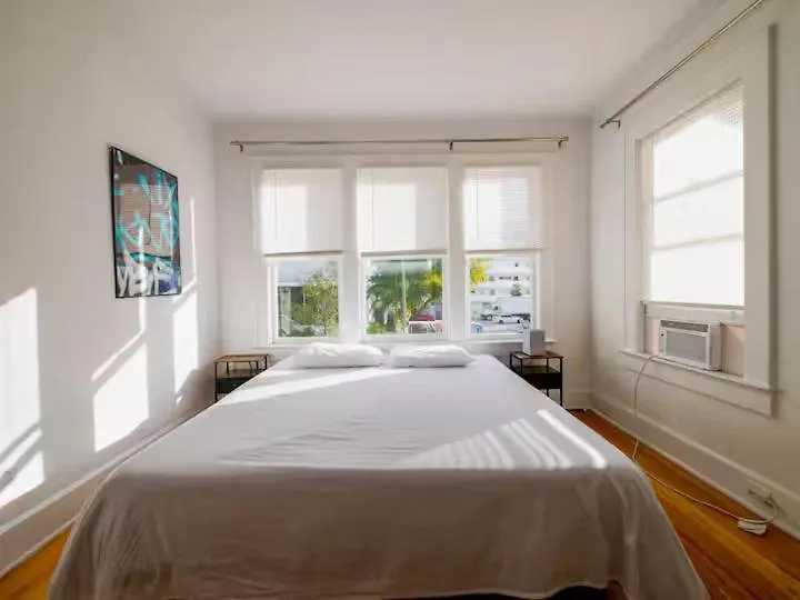 Stylish 2br Escape Edgewater Apartment