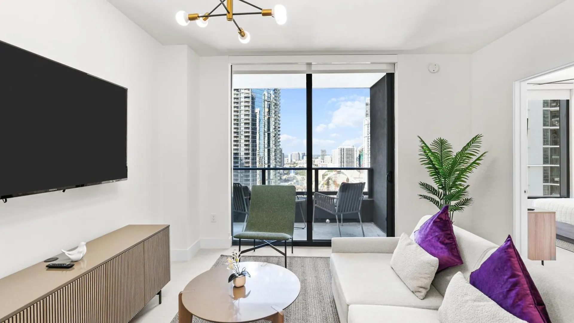 New 28th Floor Unit - Breathtaking Bay And Downtown Views *