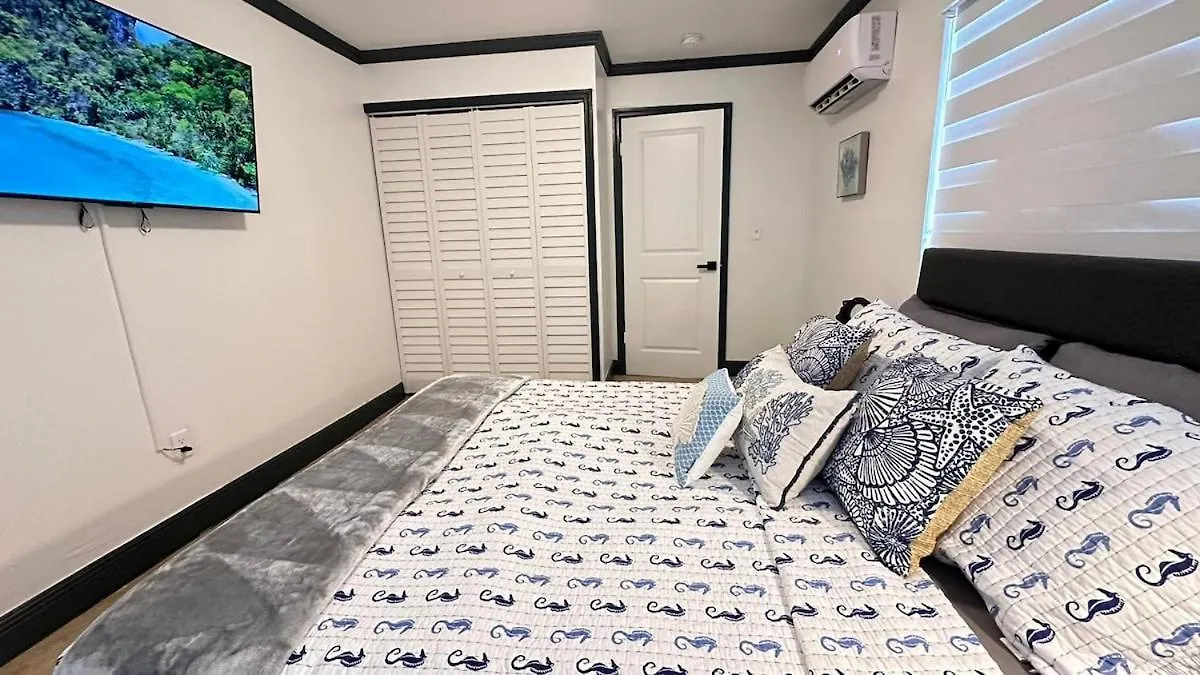 Stylish 1br Near Airport & Port! Apartment *