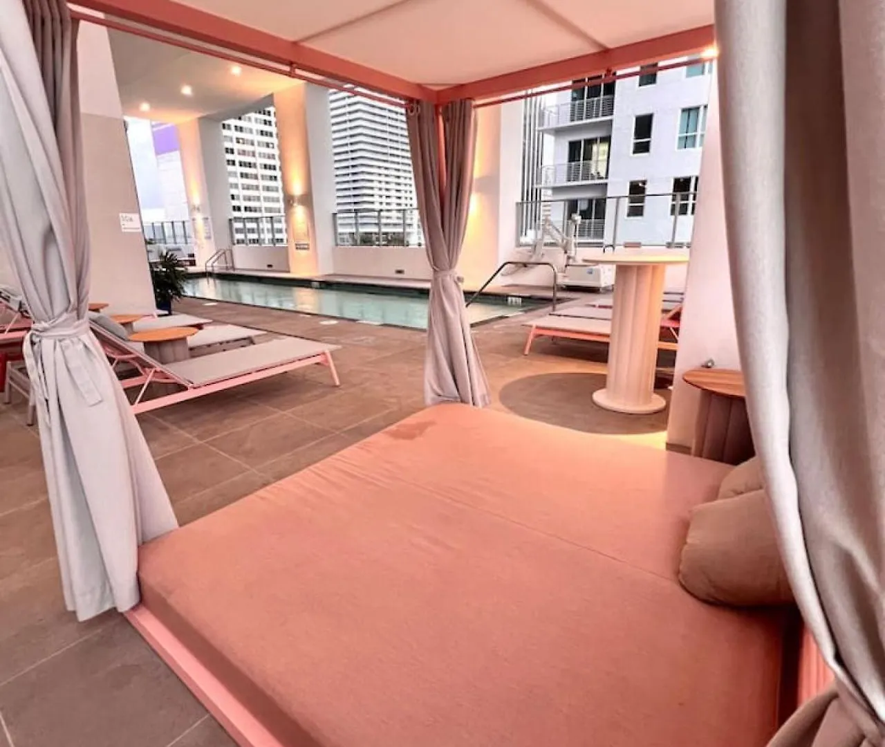 Holiday home Ocean View Entire In Downtown With Pool And Gym
