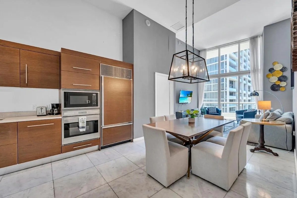 Stunning 40th Floor High Ceiling Icon Brickell With Access Apartamento