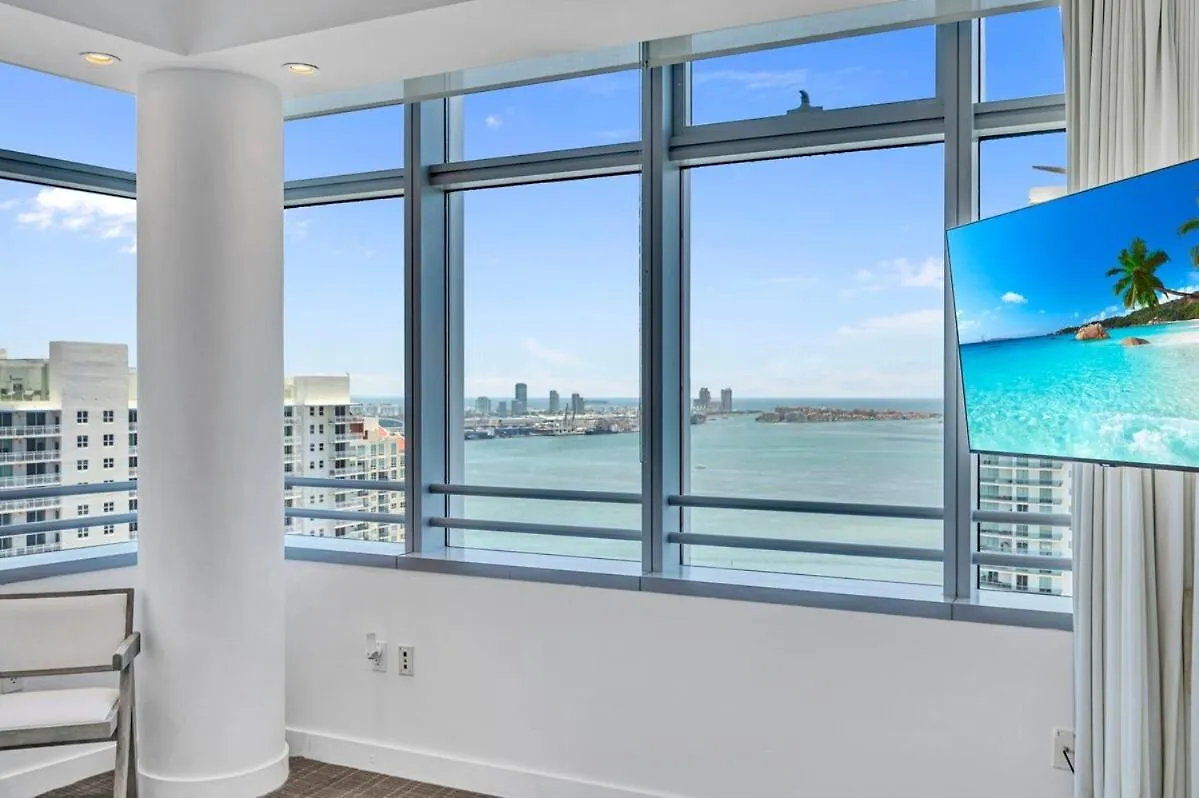 Spacious Corner At Aka With Bay View In Ideal Location Free Parking Miami