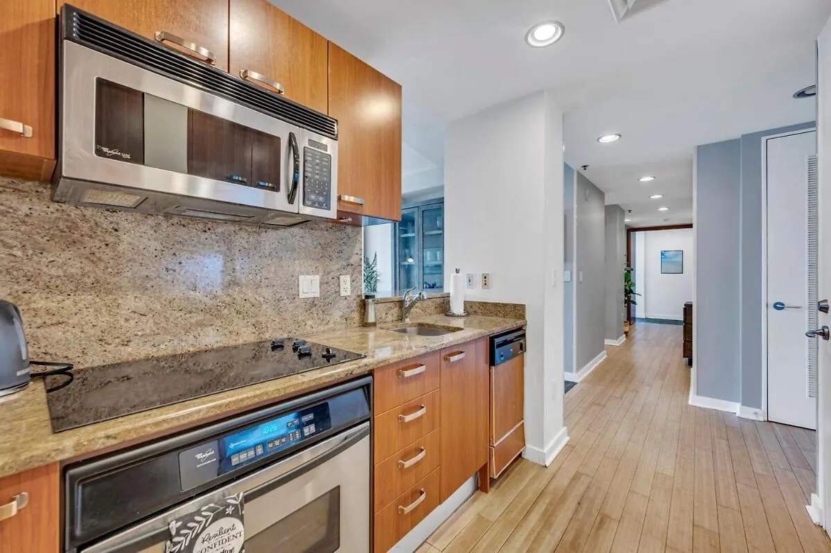 Apartment Spacious Corner At Aka With Bay View In Ideal Location Free Parking