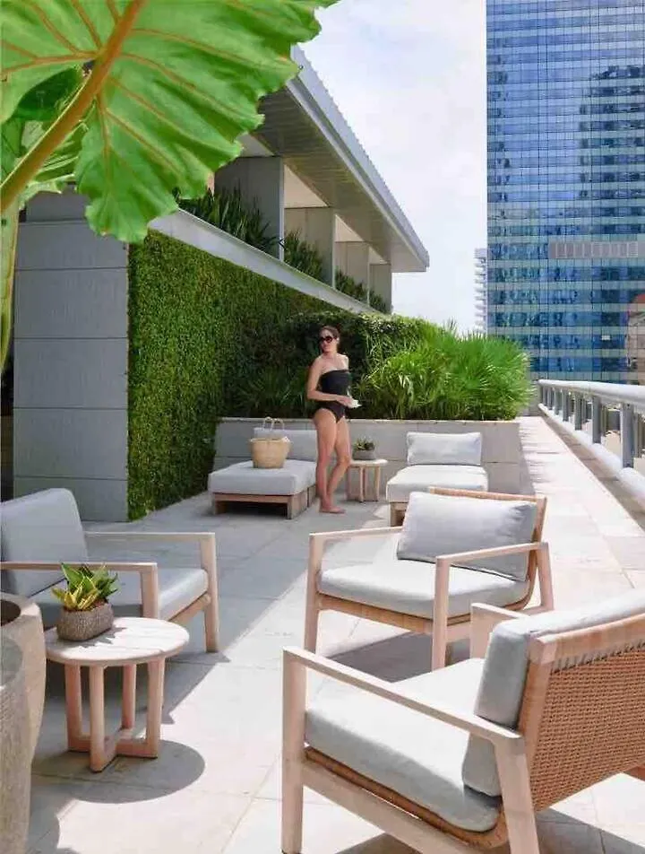 Spacious Corner At Aka With Bay View In Ideal Location Free Parking