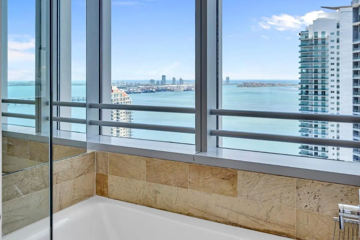 Apartment Spacious Corner At Aka With Bay View In Ideal Location Free Parking Miami