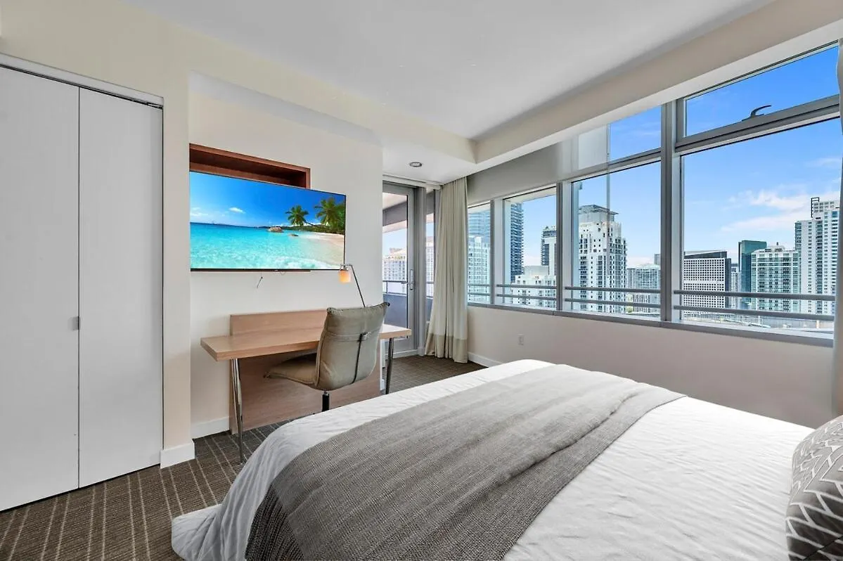 Spacious Corner At Aka With Bay View In Ideal Location Free Parking Apartment