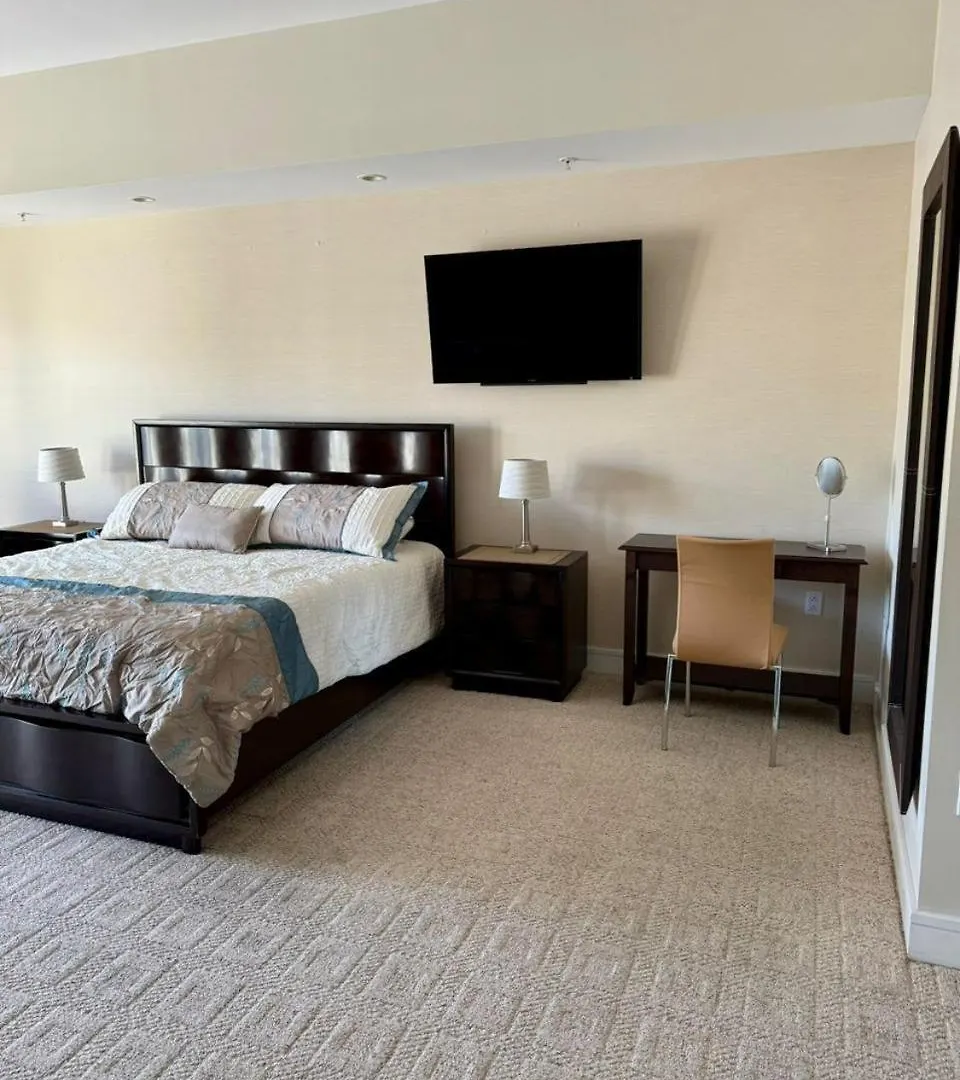 Exclusive Doral With Luxury Amenities Apartment